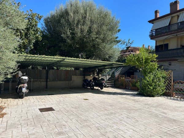 appartamento in vendita a Roma in zona Casalotti
