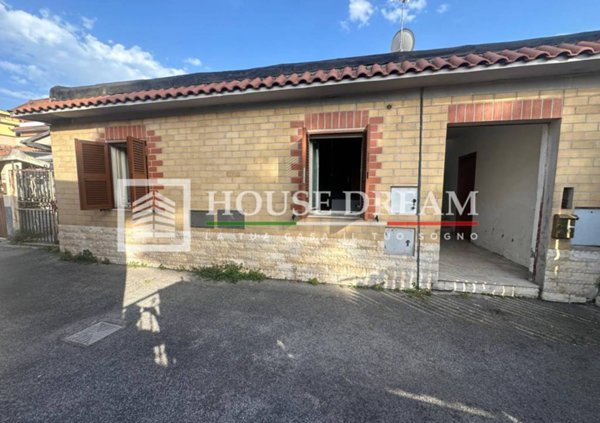 appartamento in vendita a Roma in zona Osteria del Curato