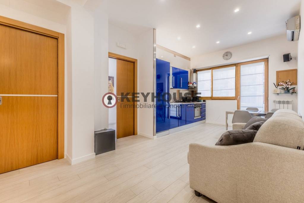 appartamento in vendita a Roma in zona Giuliano Dalmata