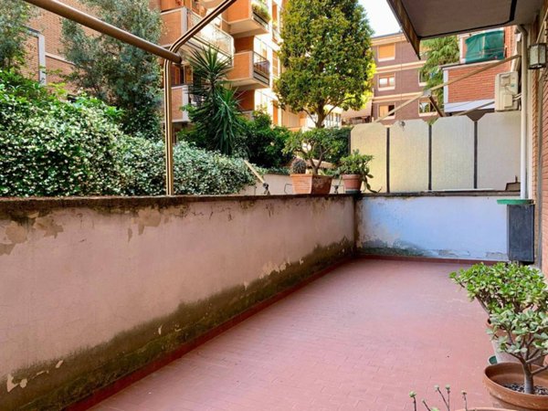 appartamento in vendita a Roma in zona Tuscolano