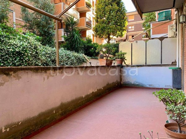 appartamento in vendita a Roma in zona Tuscolano