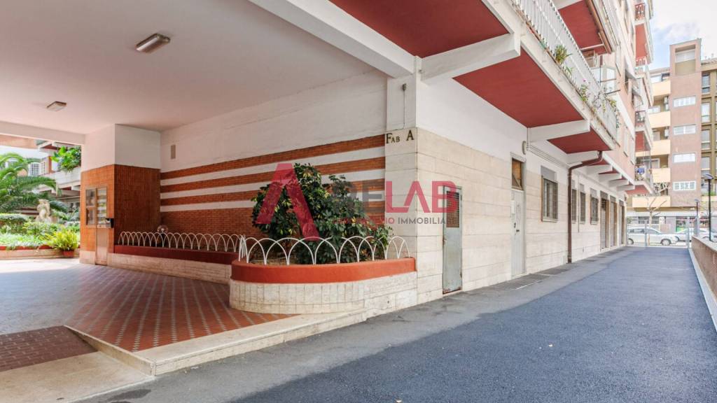 appartamento in vendita a Roma in zona Ostia