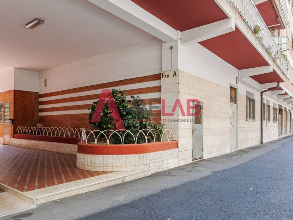 appartamento in vendita a Roma in zona Ostia