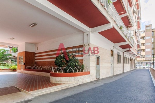 appartamento in vendita a Roma in zona Ostia