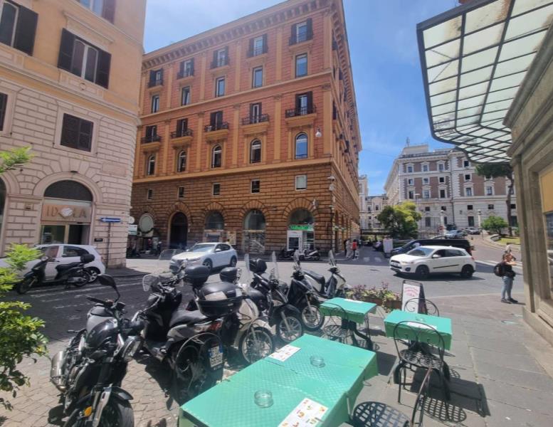 negozio in vendita a Roma in zona Centro Storico