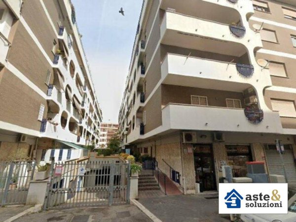 appartamento in vendita a Roma in zona Ostia