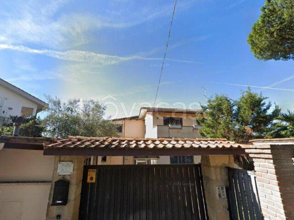 casa indipendente in vendita a Roma in zona Infernetto