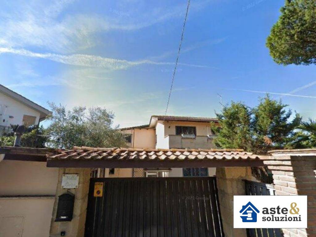 casa indipendente in vendita a Roma in zona Infernetto