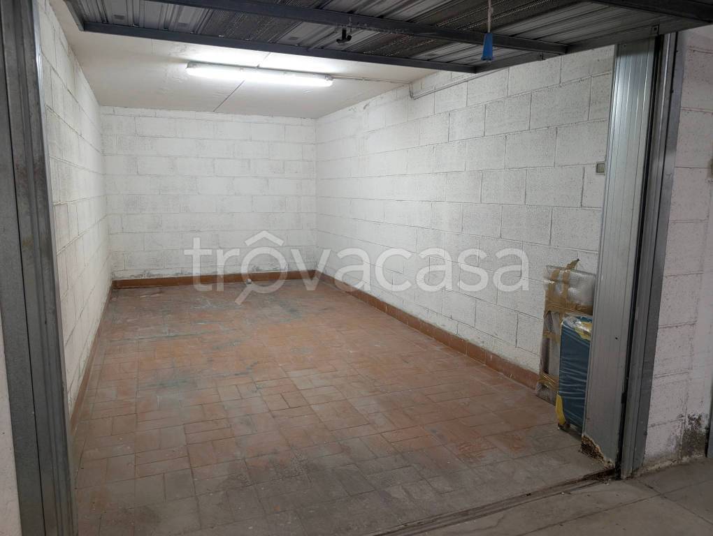 locale di sgombero in vendita a Roma in zona Mezzocammino