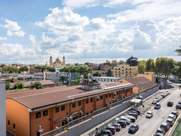 appartamento in vendita a Roma in zona Appio Latino