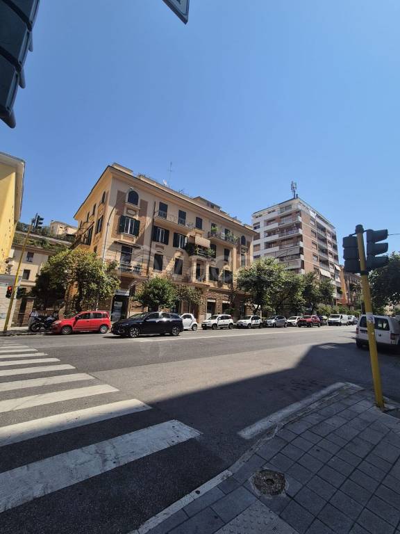 appartamento in vendita a Roma in zona Appio Latino