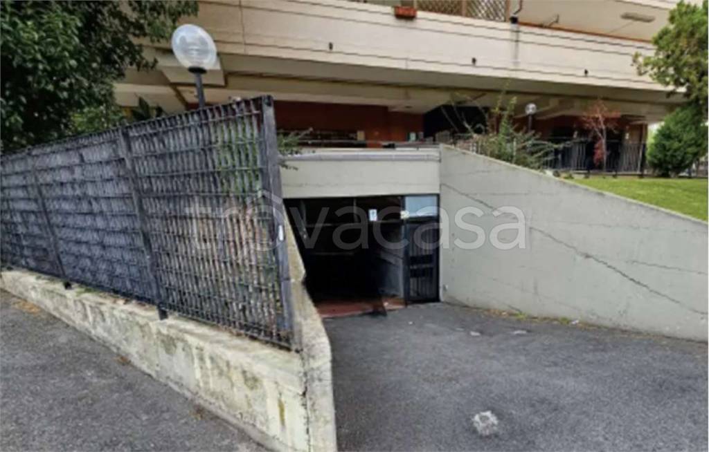appartamento in vendita a Roma in zona Ardeatino