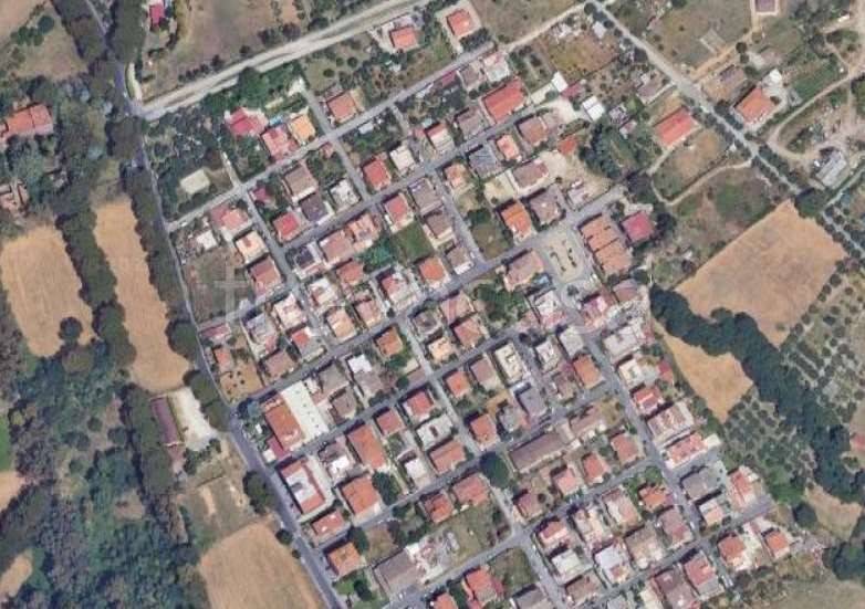 negozio in vendita a Roma in zona Valle Muricana