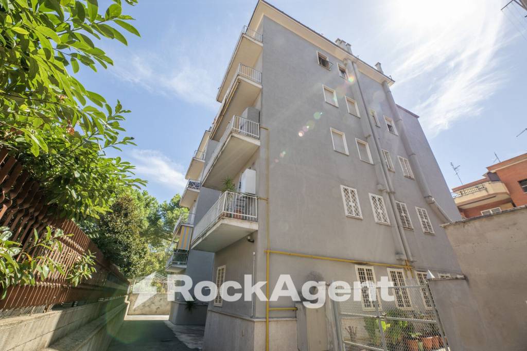 appartamento in vendita a Roma in zona Alessandrino