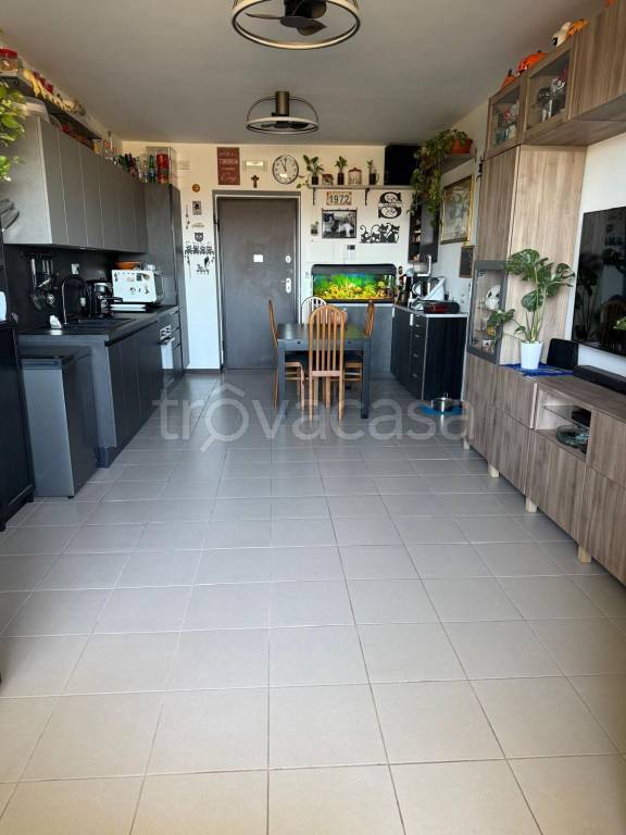 appartamento in vendita a Roma in zona Torre Angela