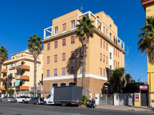 appartamento in vendita a Roma in zona Ostia