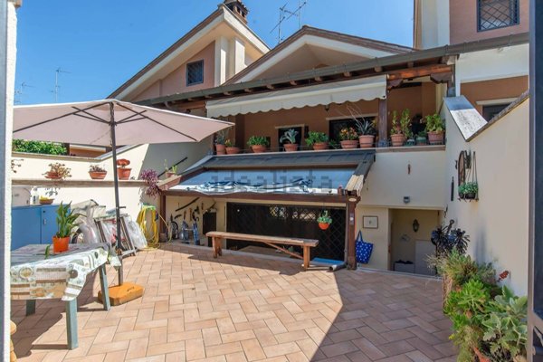 appartamento in vendita a Roma in zona Acilia