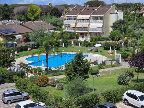 appartamento in vendita a Roma in zona Infernetto