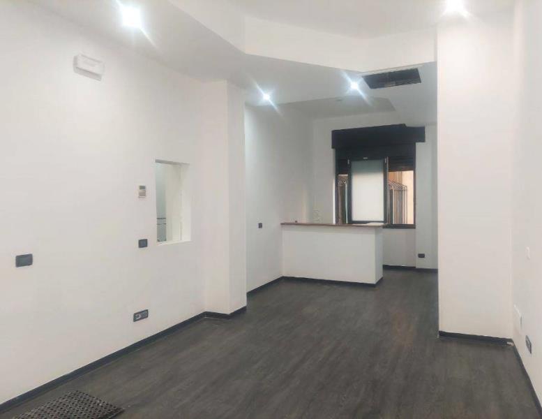 locale commerciale in vendita a Roma in zona Della Vittoria