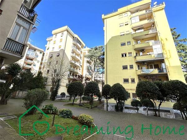 appartamento in vendita a Roma in zona Ardeatino