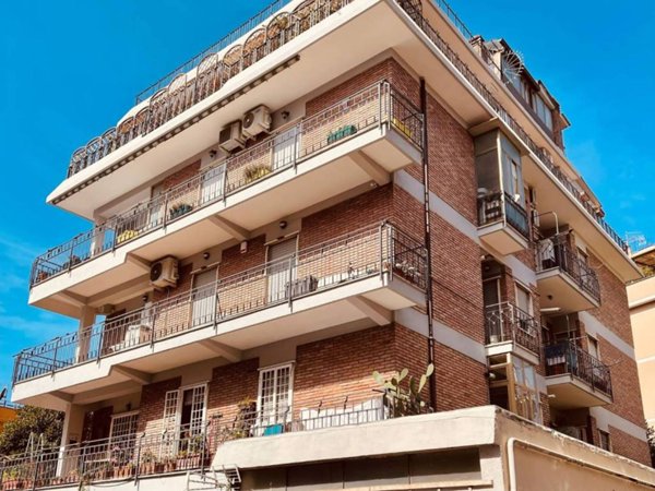 negozio in vendita a Roma in zona Trionfale