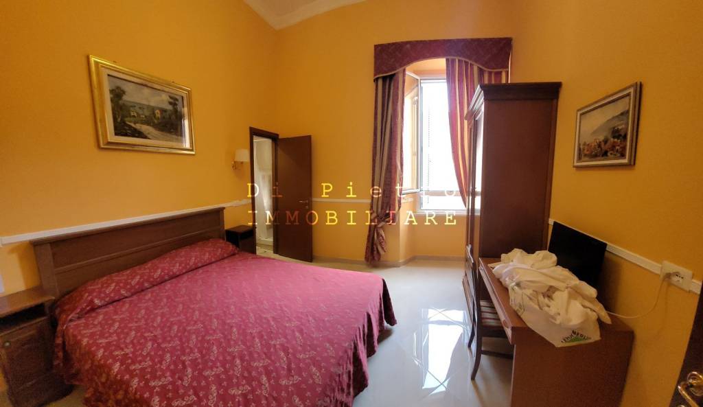appartamento in vendita a Roma in zona Castro Pretorio
