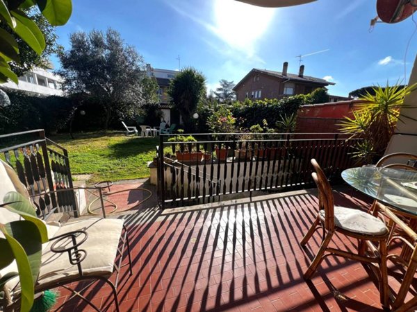 casa indipendente in vendita a Roma in zona Axa
