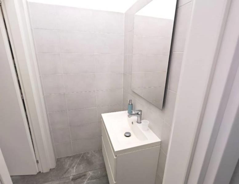 negozio in vendita a Roma in zona Tuscolano