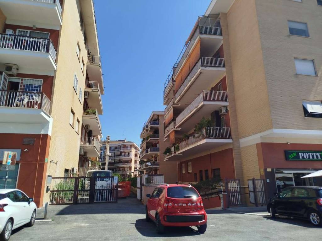 appartamento in vendita a Roma in zona Monte Sacro/Talenti
