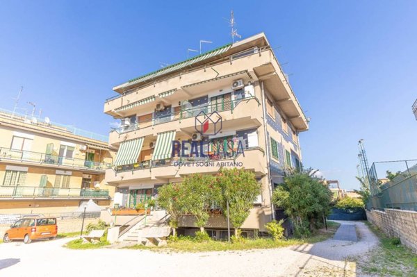 appartamento in vendita a Roma in zona Torre Angela