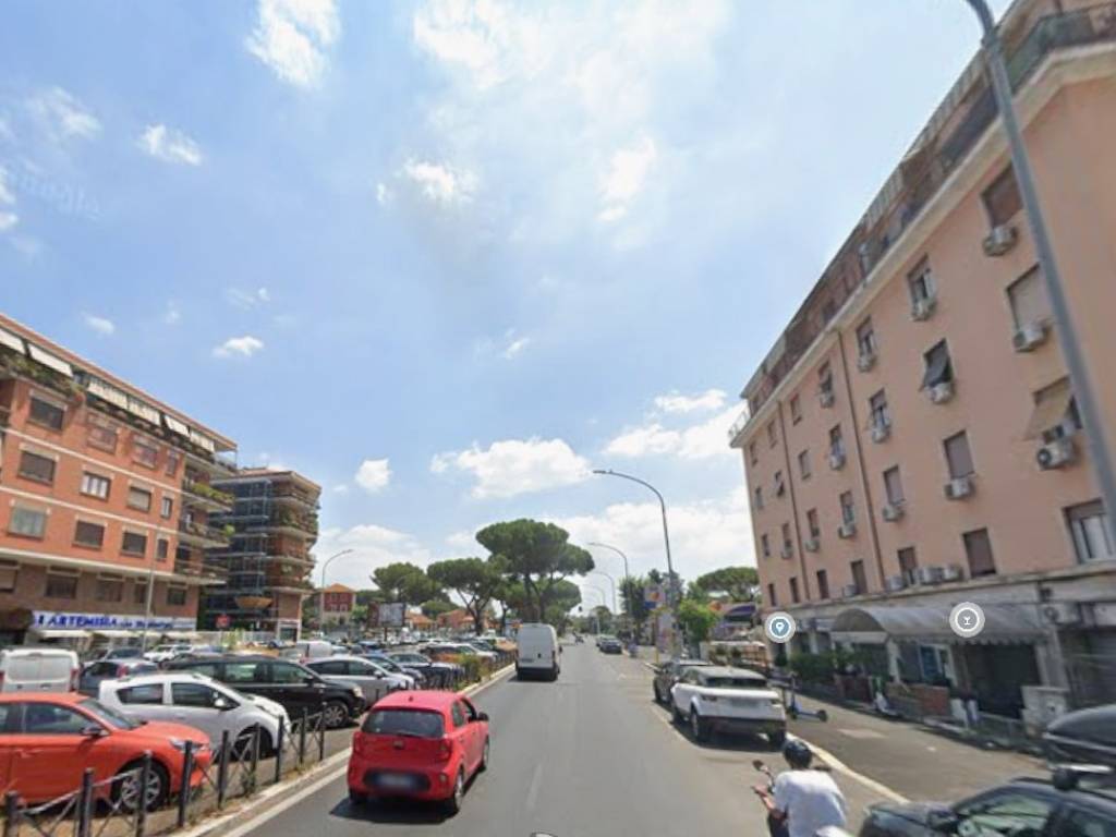 negozio in affitto a Roma in zona Appio Latino