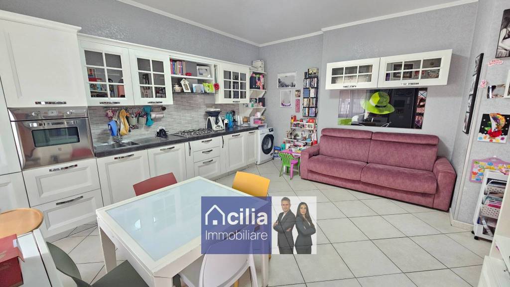 appartamento in vendita a Roma in zona Acilia