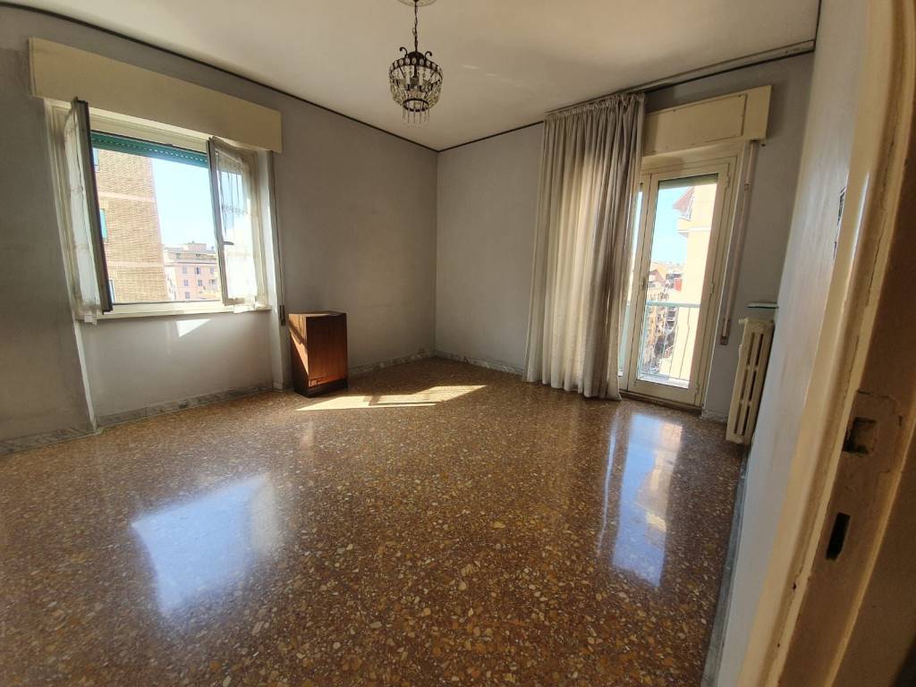 appartamento in vendita a Roma in zona Tuscolano