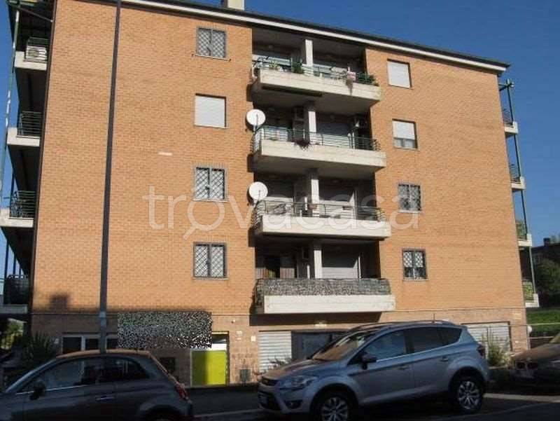 appartamento in vendita a Roma in zona Castelverde