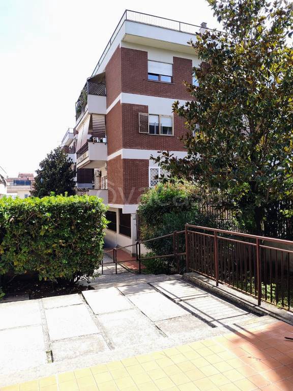 appartamento in vendita a Roma in zona Labaro
