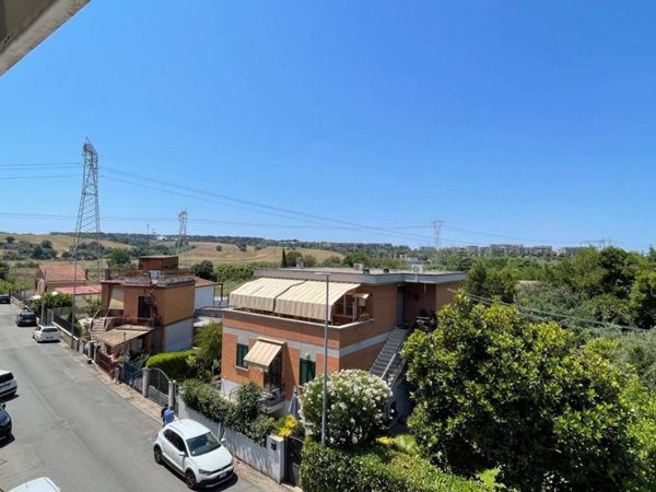 appartamento in vendita a Roma in zona Vitinia