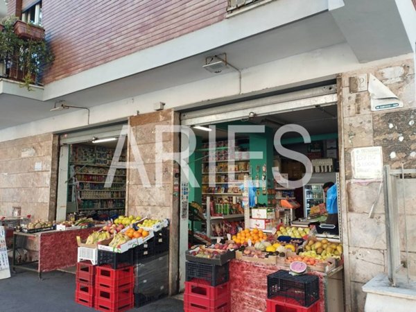 negozio in vendita a Roma in zona Ostia