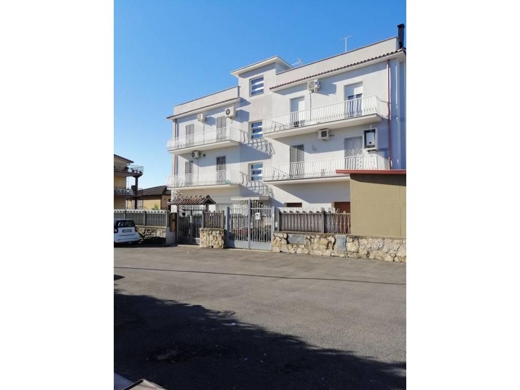appartamento in vendita a Roma in zona Tor Bella Monaca