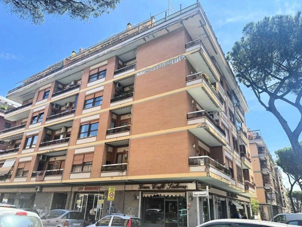 appartamento in vendita a Roma in zona Castel Fusano