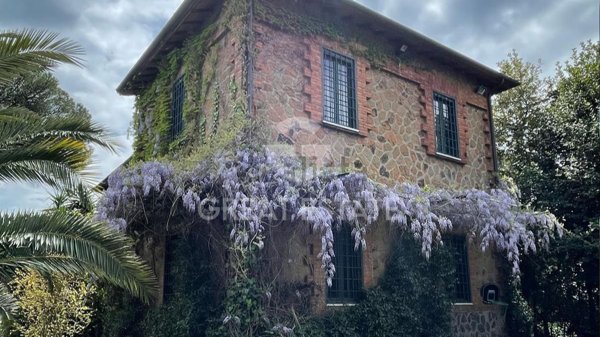 casa indipendente in vendita a Roma in zona Castel di Leva