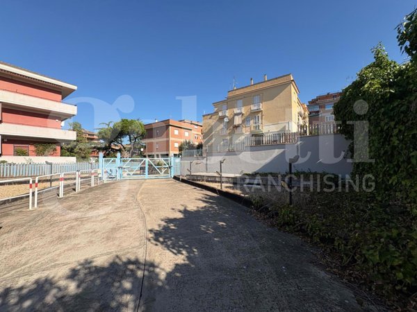 casa indipendente in vendita a Roma in zona Lunghezza