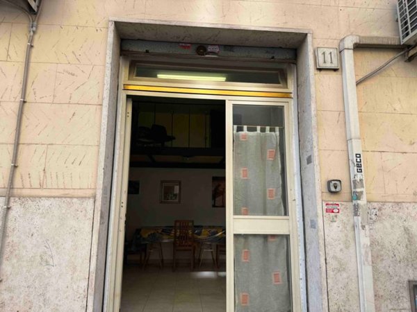 negozio in vendita a Roma in zona Tuscolano