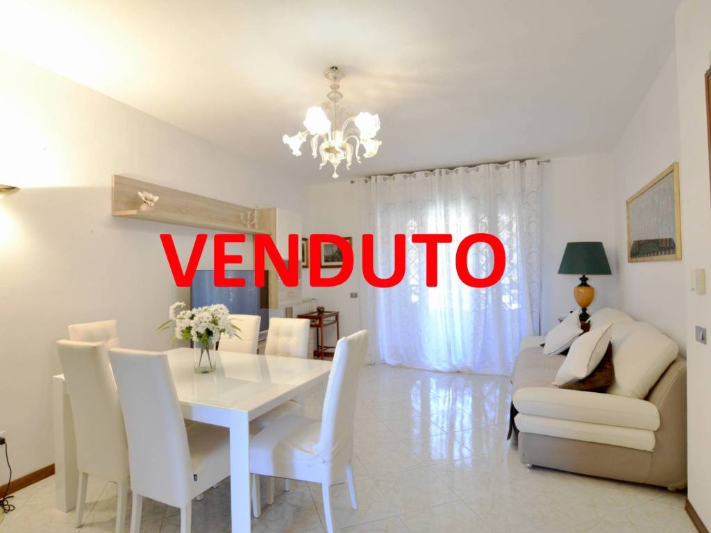 appartamento in vendita a Roma in zona Acilia