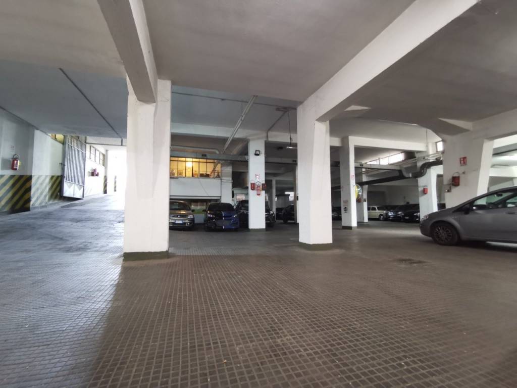 negozio in vendita a Roma in zona EUR