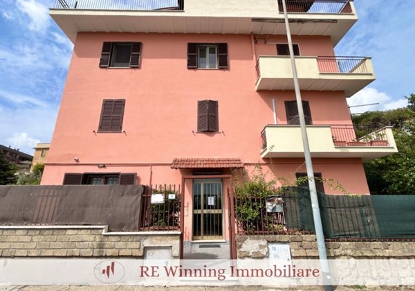 appartamento in vendita a Roma in zona Colle del Sole
