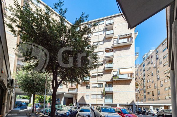appartamento in vendita a Roma in zona Ostiense