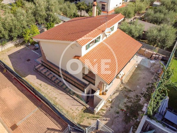 casa indipendente in vendita a Roma in zona Castelverde