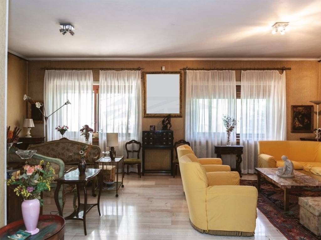 appartamento in vendita a Roma in zona Tor di Quinto