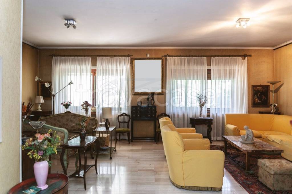 appartamento in vendita a Roma in zona Tor di Quinto
