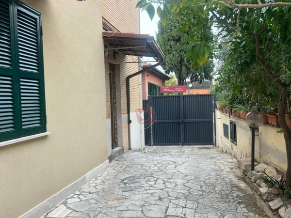 appartamento in vendita a Roma in zona Borghesiana
